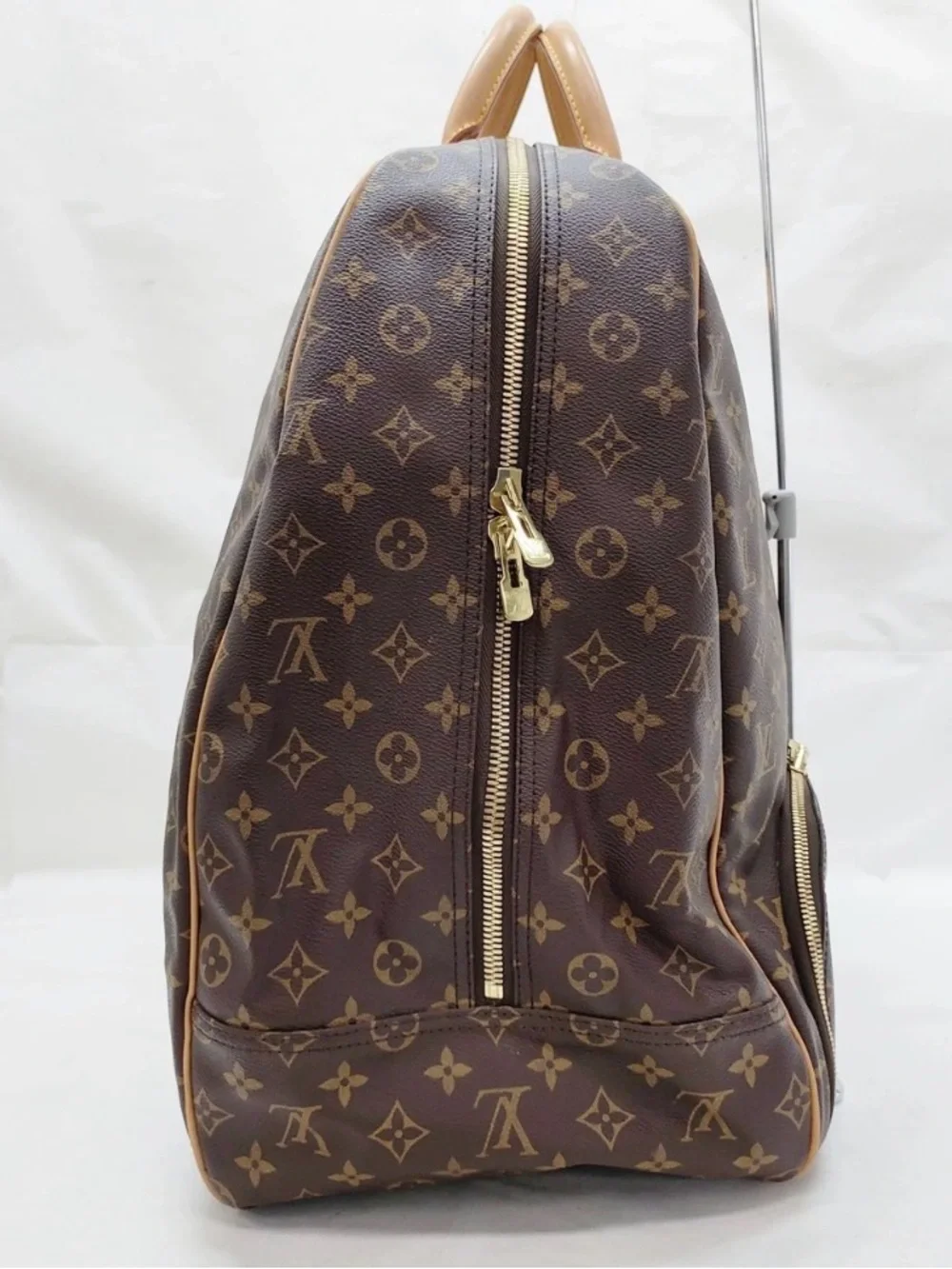 Louis Vuitton Monogram Canvas Travel or gym bag in Brown with Tan Trim